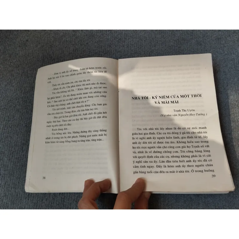 NHÀ VĂN QUA HỒI ỨC NGƯỜI THÂN 727187