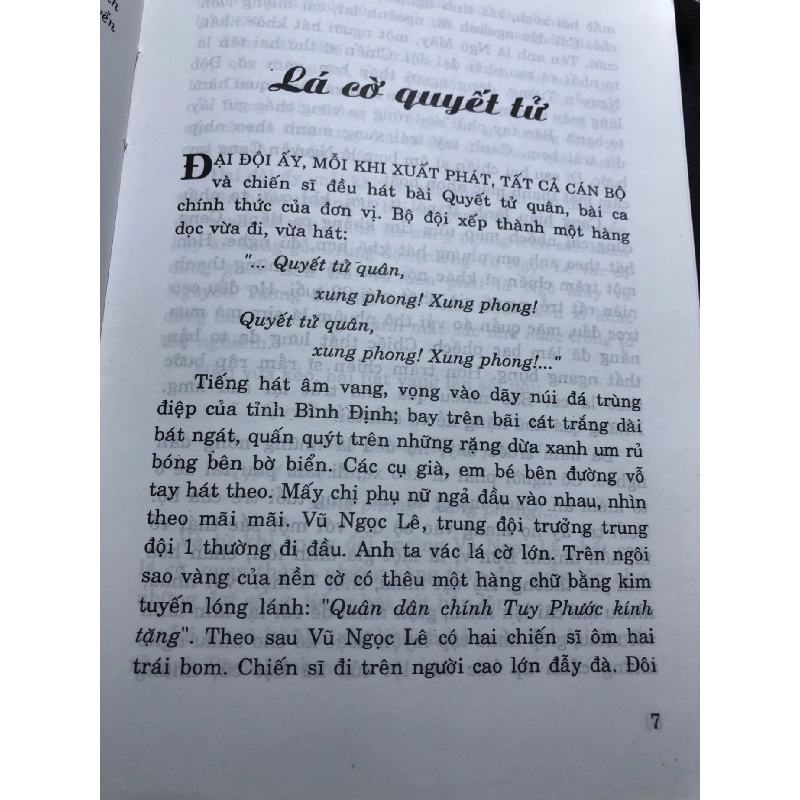 Lá cờ quyết tử 2004 mới 70% ố bẩn nhẹ Nhiều tác giả HPB0906 SÁCH VĂN HỌC 915319