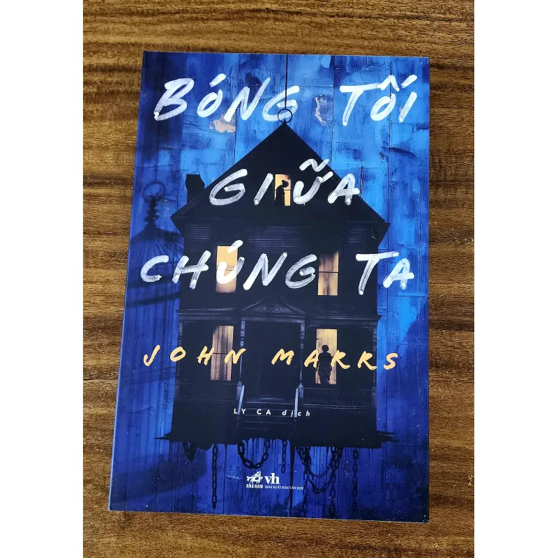 Tiểu thuyết BÓNG TỐI GIỮA CHÚNG TA (John Marrs) 752202