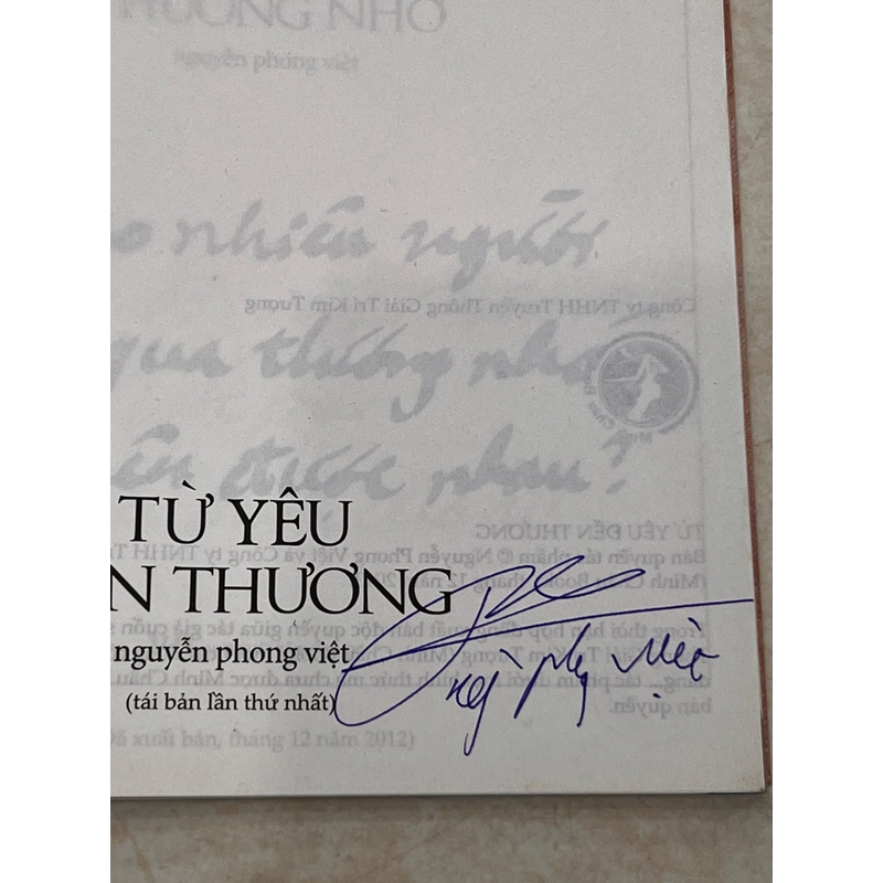 Sách từ yêu đến thương - Nguyễn Phong Việt - có chữ ký tác giả 387078