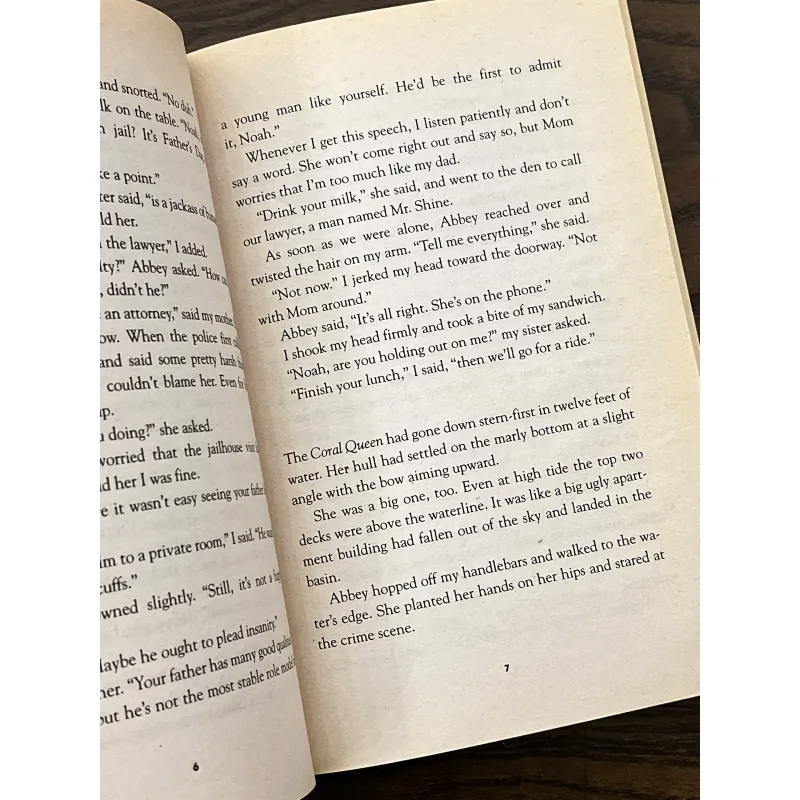 Flush (The New York Times Bestseller Carl Hiaasen) 972776