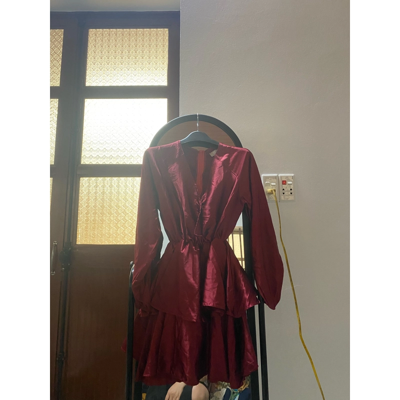 Váy lụa đỏ 448018