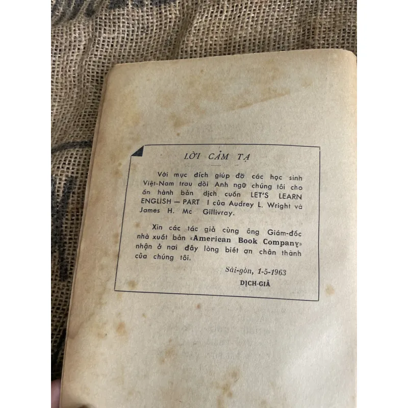 Let's learn ENGLISH  AUDREY L. WRIGHT JAMES H. MC GILLIVRAY 1013351