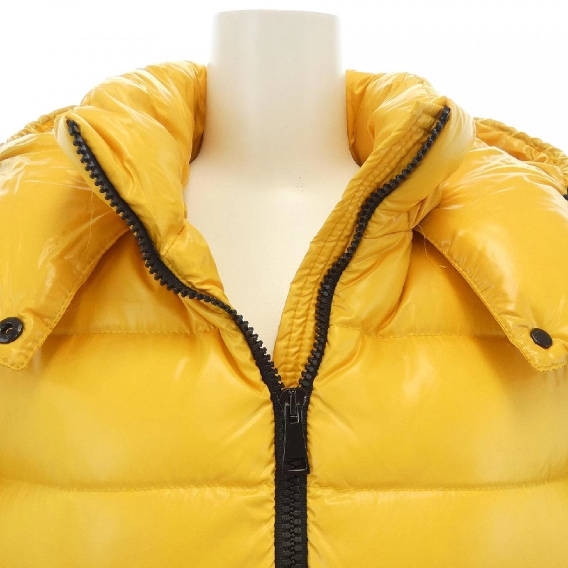 Áo khoác lông vũ MONCLER 641575