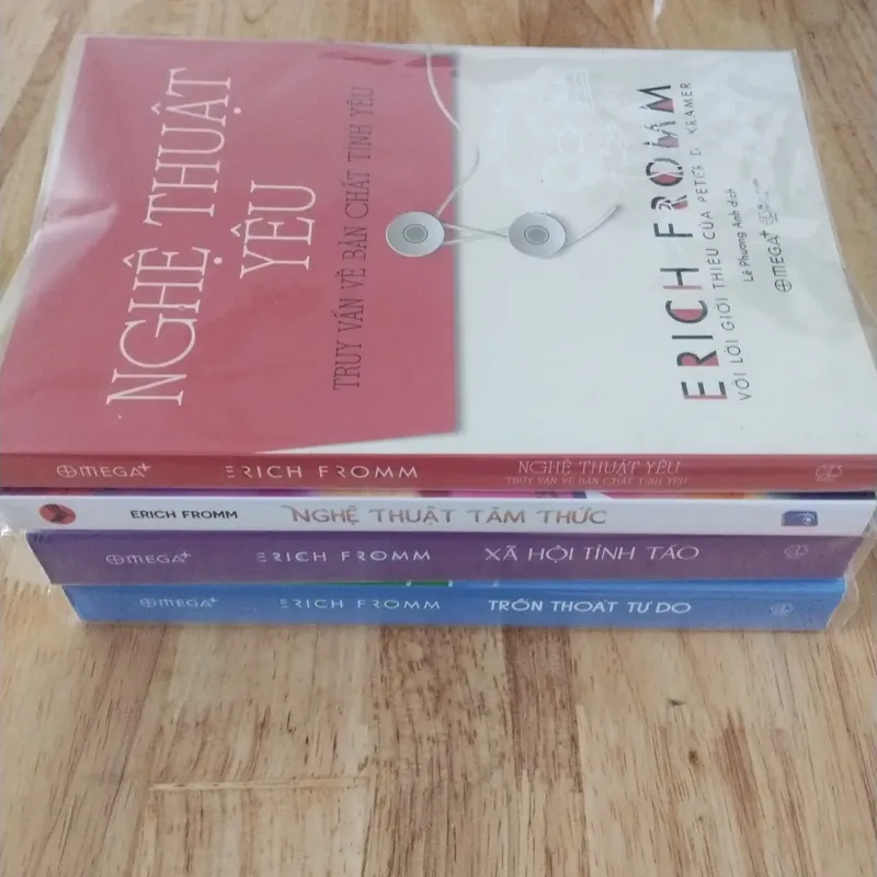 Bộ sách Erich Fromm: Nghệ thuật yêu, Trốn thoát tự do, Nghệ thuật tâm thức,.. 557839