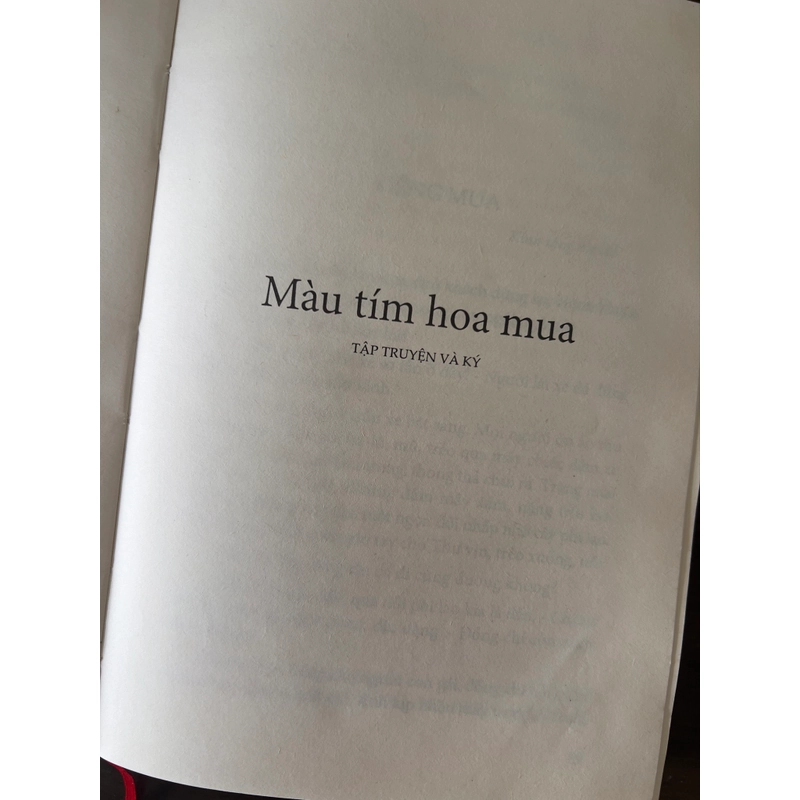 Nguyễn Thị Như Trang: Màu tím hoa mua và Khoảng sáng trong rừng 551658