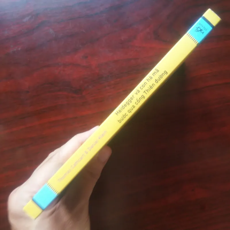 [Sách Triết Học] Heidegger Và Con Hà Mã Bước Qua Cổng Thiên Đường (Thomas Cathcart) 971737