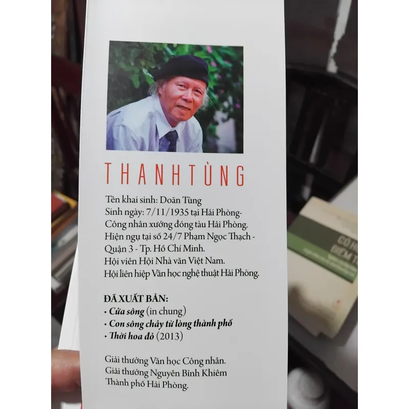 Thời hoa đỏ thơ Thanh Tùng  975385