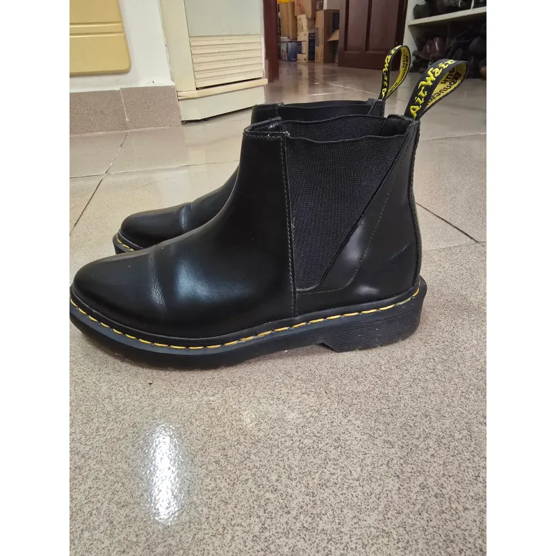 Giày Dr. Martens Bianca.
Màu đen.
Size 5UK - 38. Made in Thailand. Tình trang sử dụng tốt. 1031353