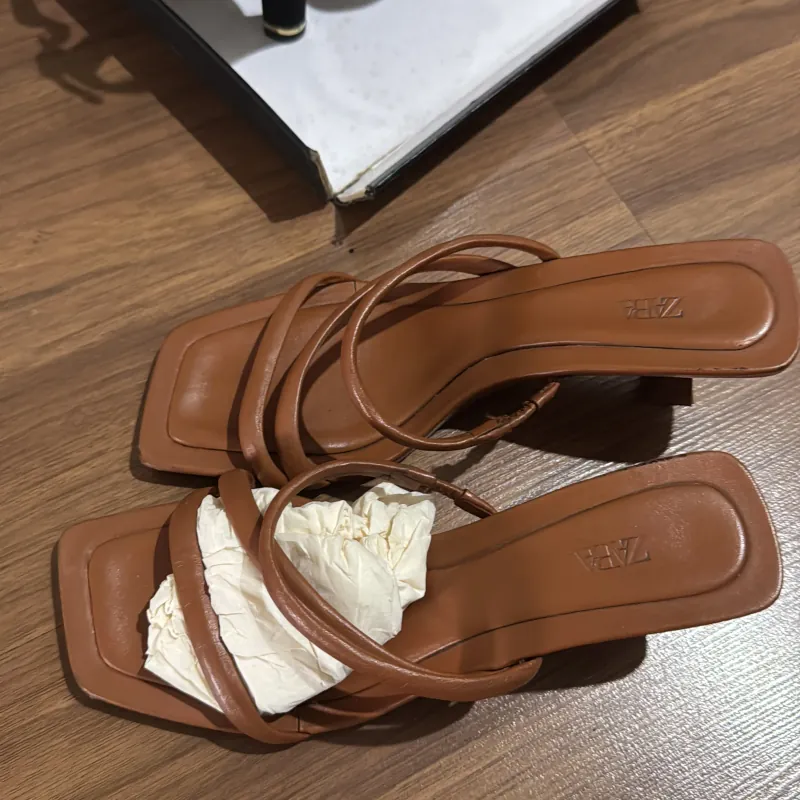 Sandal zara size 35 cao 5cm 752422