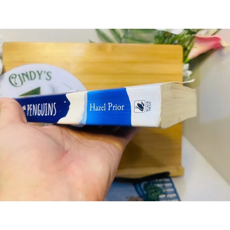 [Sách tiếng Anh 2hand] Like new 90% - 🐧 Away with the Penguins – Hazel Prior ❄️ 796741
