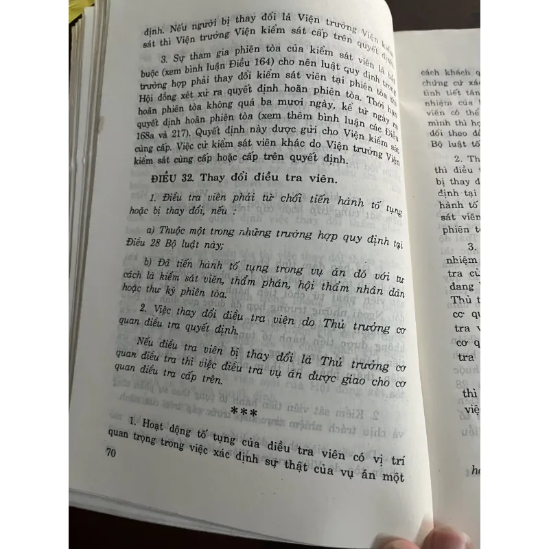 [luật - chính trị] Bình luận Bộ luật tố tụng Hình sự 1988 779164