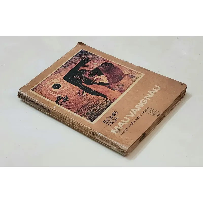 Truyện ngắn các nước: BÔNG HOA MÀU VÀNG NÂU

 708968