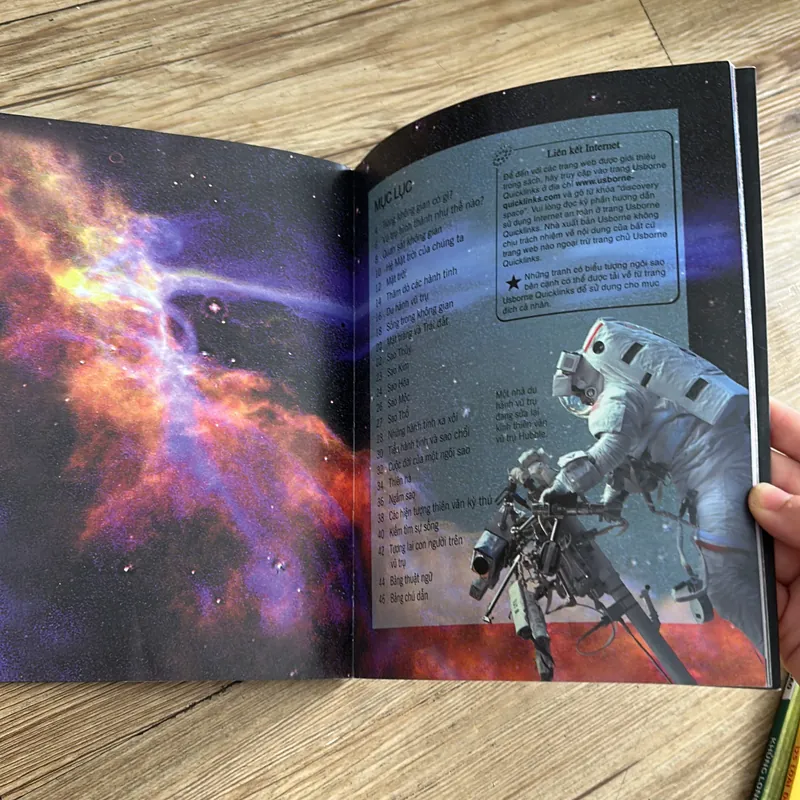 Bách khoa tri thức - Sách cho bé- Vũ trụ 639891