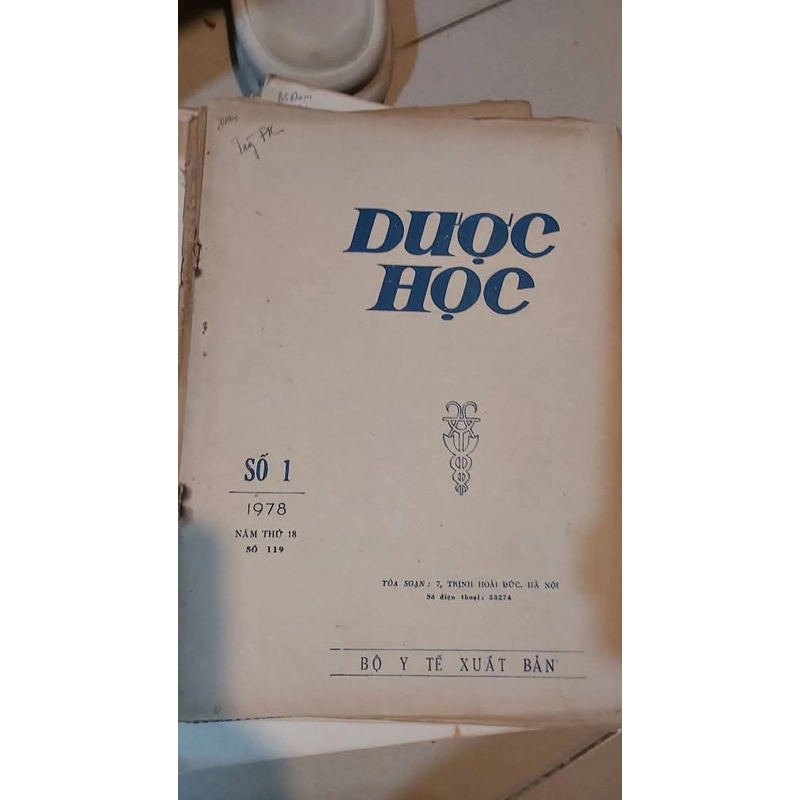 Tạp chí về y dược 493837