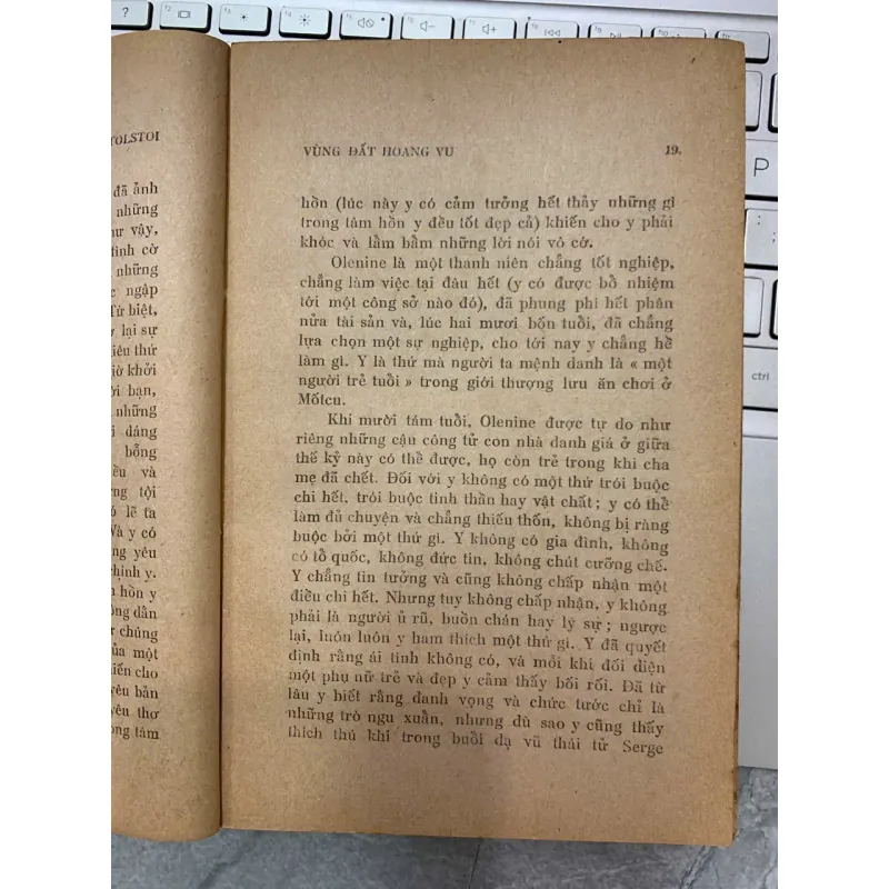 VÙNG ĐẤT HOANG VU - LÉON TOLSTOI 705008