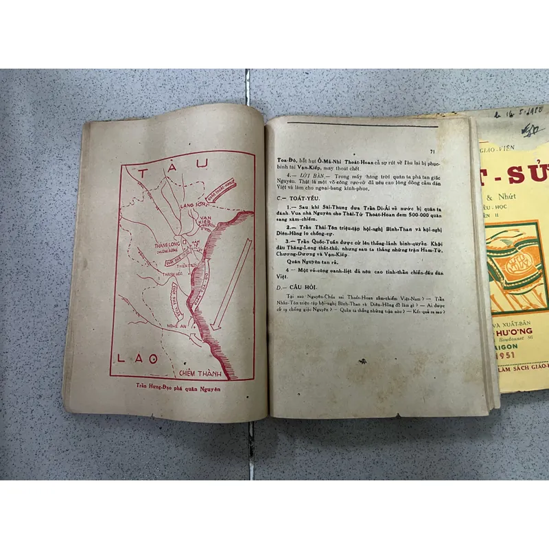 VIỆT SỬ LỚP NHÌ & NHỨT ( 2 tập) 708712