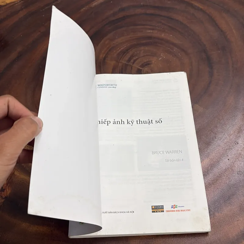 II Nhiếp Ảnh: Nhiếp Ảnh Kỹ Thuật Số - Bruce Warren - 2022 992024