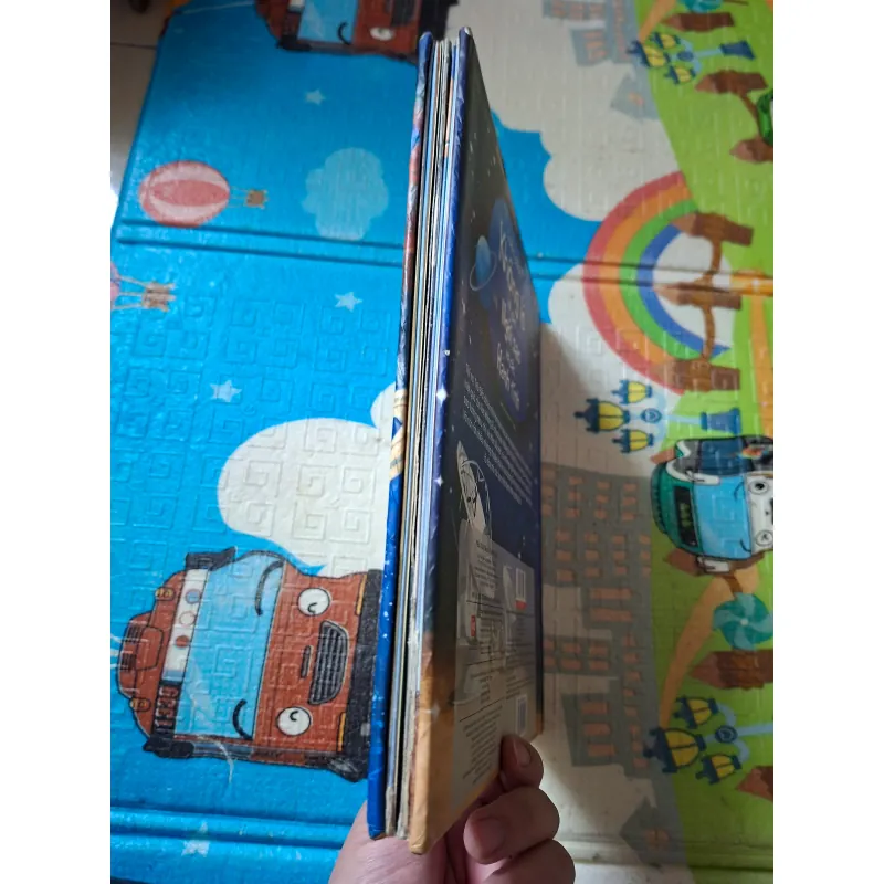 Cuốn sách khổng lồ về các Ngôi sao và các Hành tinh 791688