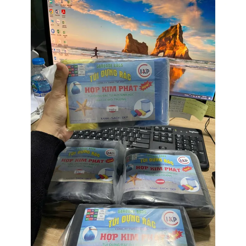 Túi rác đen dày dai nặng đúng 1kg / 1 bịch 3 cuộn 933938