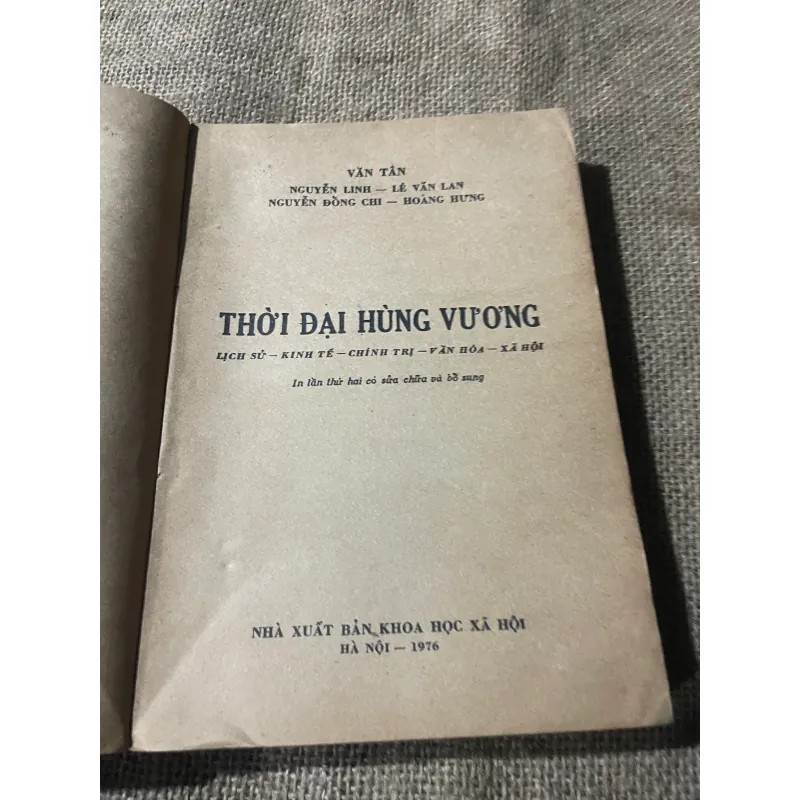 THỜI ĐẠI HÙNG VƯƠNG - 1976- HƠN 250 TRANG 601530