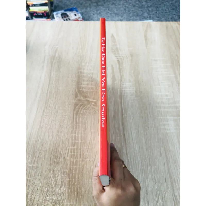 TỰ HỌC ĐỆM HÁT VỚI ĐÀN GUITAR ( kèm đĩa CD) 975833