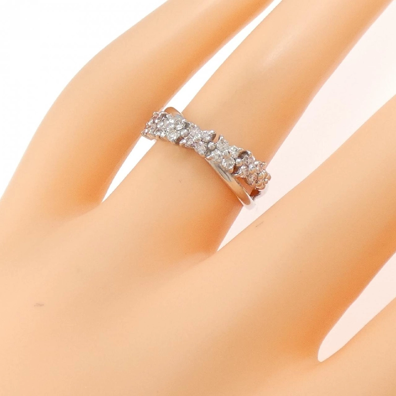 Nhẫn kim cương hoa K18WG 0.40CT 667872