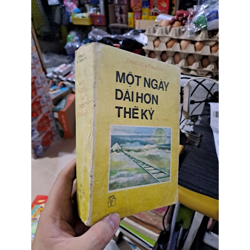 Một Ngày Dài Hơn Thế Kỷ - Chingiz Aitmatov - 1986 mới 80% ố - VĂN HỌC - HCM3012 Blogmeo040226 794358