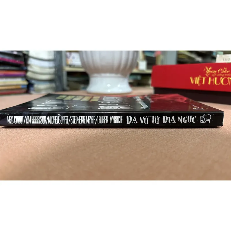 Dạ vũ từ địa ngục 🌊 749450