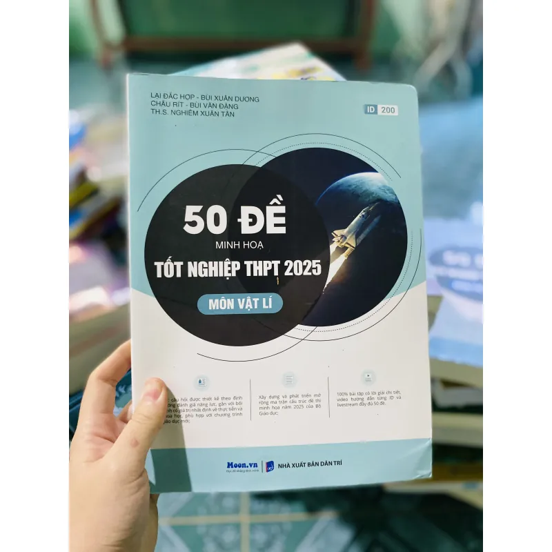 50 Đề Minh Họa Tốt Nghiệp THPT 2025 - Môn Vật Lí 749240