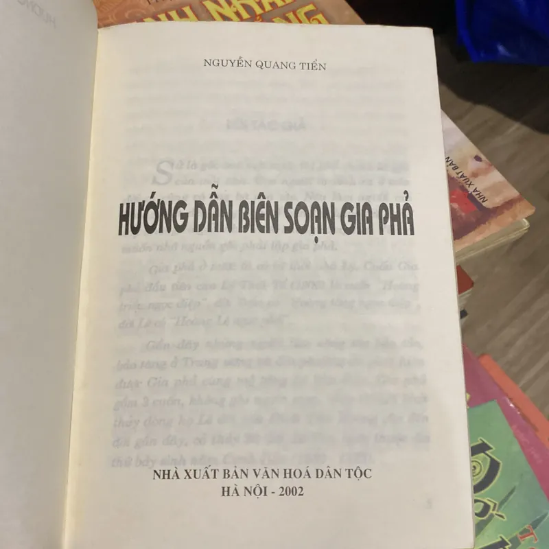 HƯỚNG DẪN BIÊN SOẠN GIA PHẢ (XB 2002) 698349
