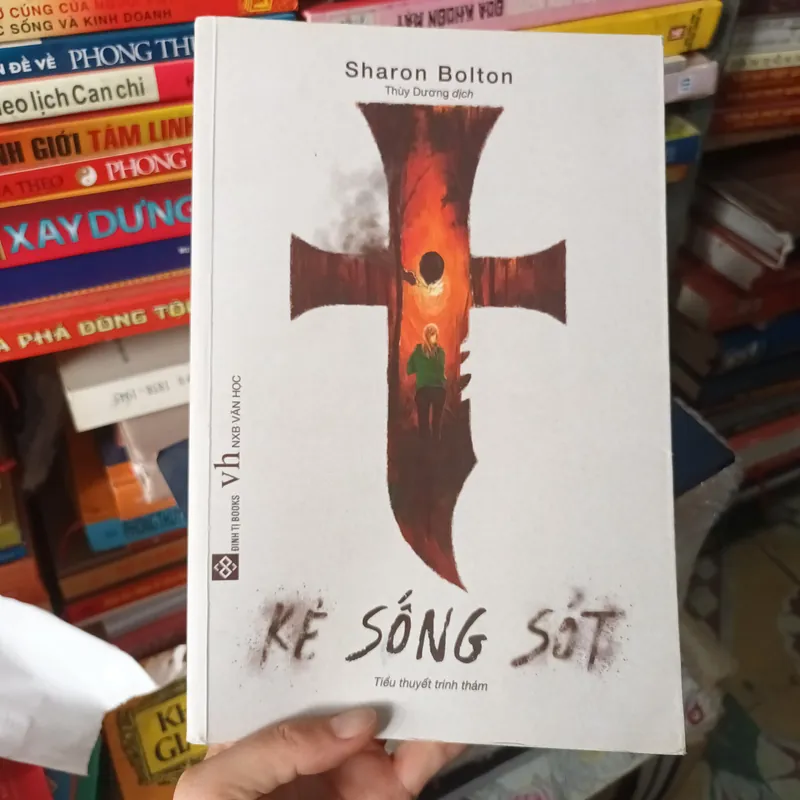 Kẻ Sống Sót - Sharon Bolton 739205