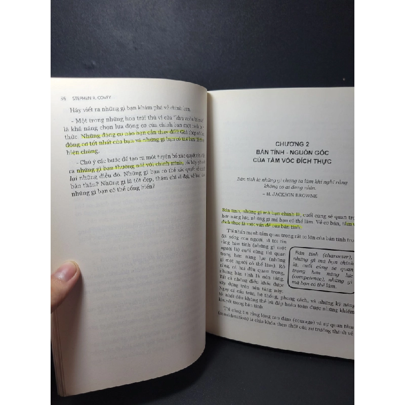 Tầm vóc đích thực mới 80% bẩn bìa, ố nhẹ, highlight, có chữ viết 2018 Stephen R. Covey HCM2205 KỸ NĂNG 461268