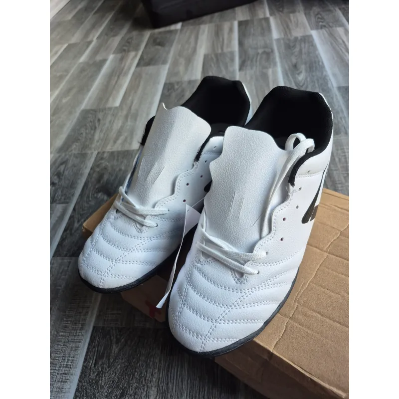 Pass giày mới Talo (chân 26cm) 930084