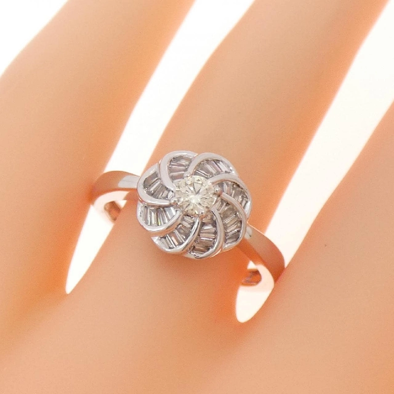 Nhẫn kim cương K18WG 0.37CT - Hàng hiệu Authentic 848201