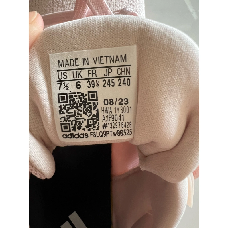 Giày Adidas nữ mới 100%. Hàng mua tại Mỹ, không hộp, size 38, màu hồng nhạt nữ tính. 316831