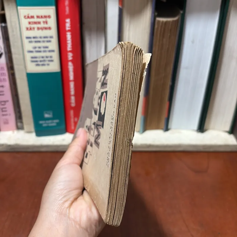 II Văn Học Nước Ngoài: Nhà Chuyên Môn - MÁC BÉCTALAN - 1986 752215