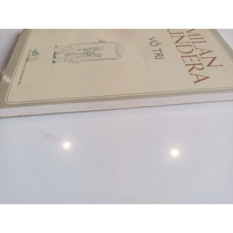 Vô tri - Milan Kundera 201468