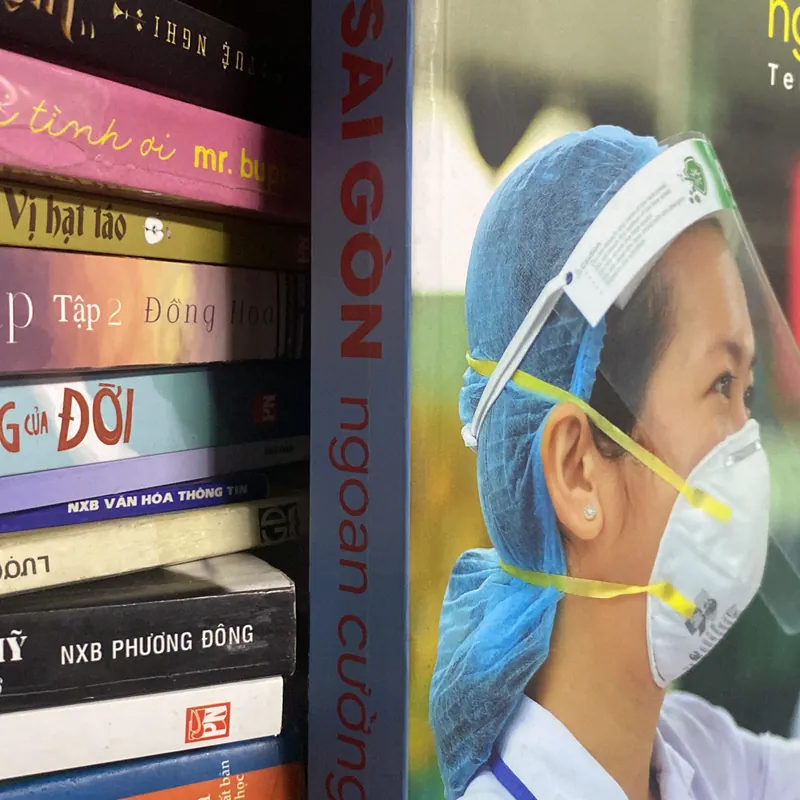 Sài Gòn ngoan cường song ngữ  730600