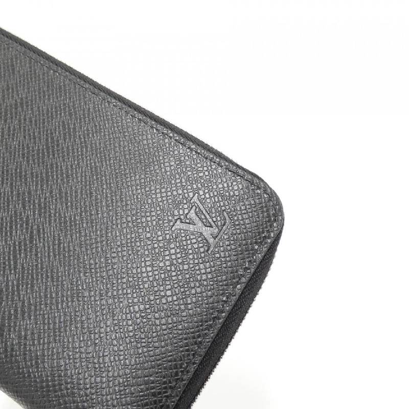 Ví Louis Vuitton Taiga Zippy Wallet Vertikal M30503 622277