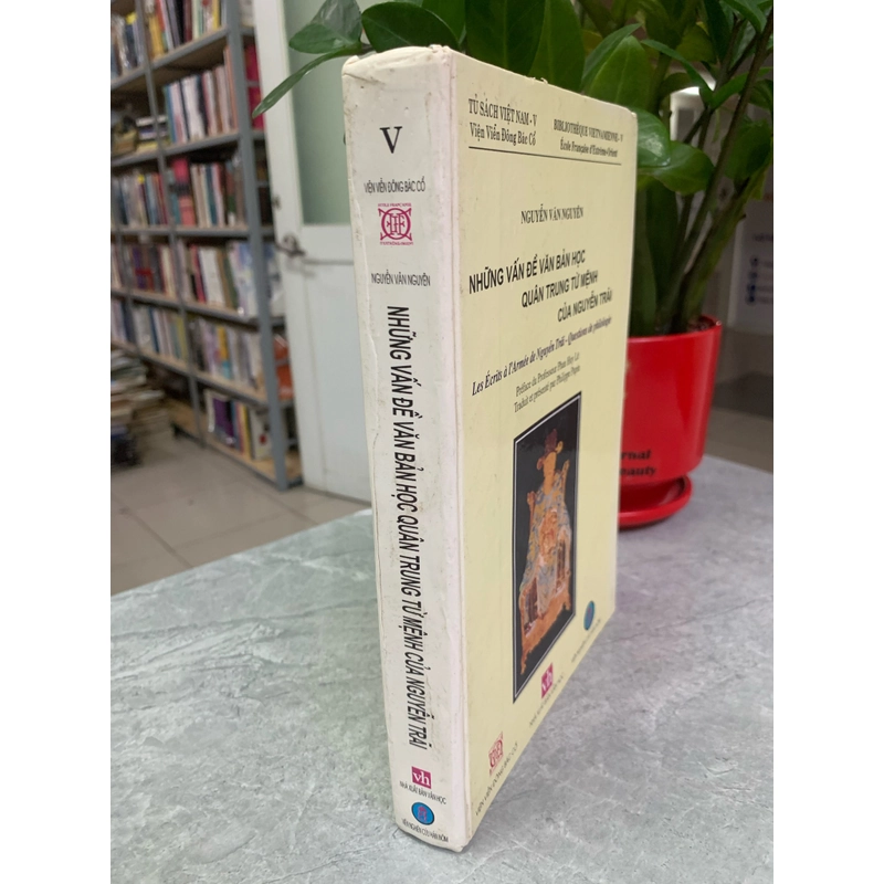 Những vấn đề văn bản học quân trung từ mệnh của Nguyễn Trãi 299290