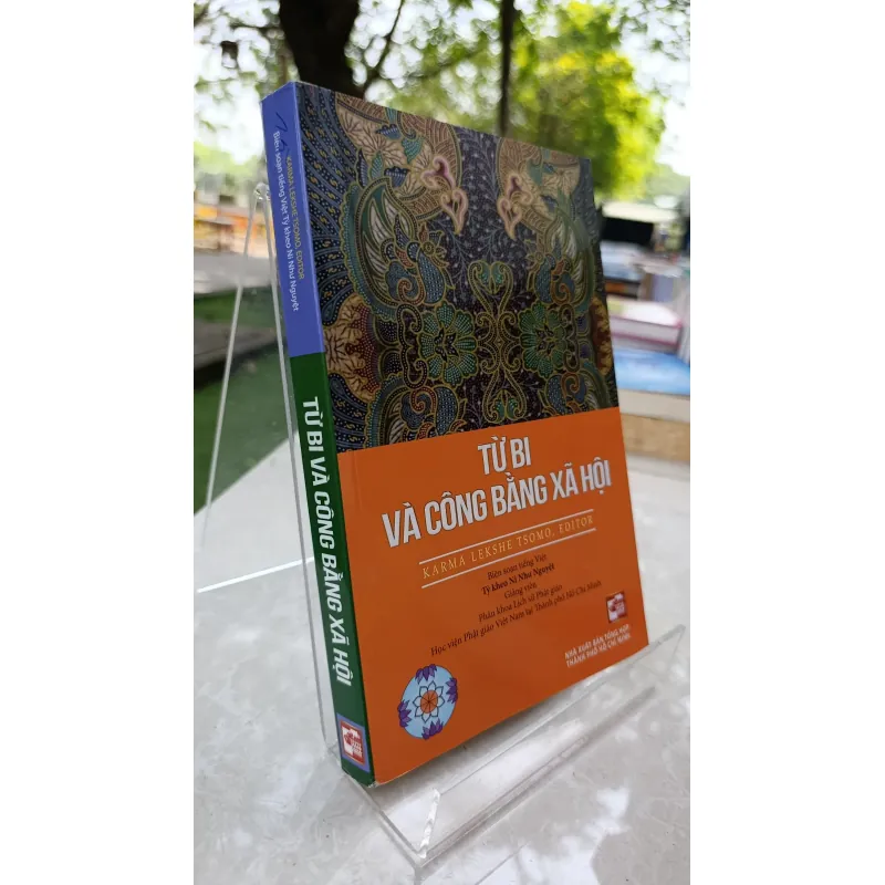 TỪ BI VÀ CÔNG BẰNG XÃ HỘI - NHƯ NGUYỆT 730839