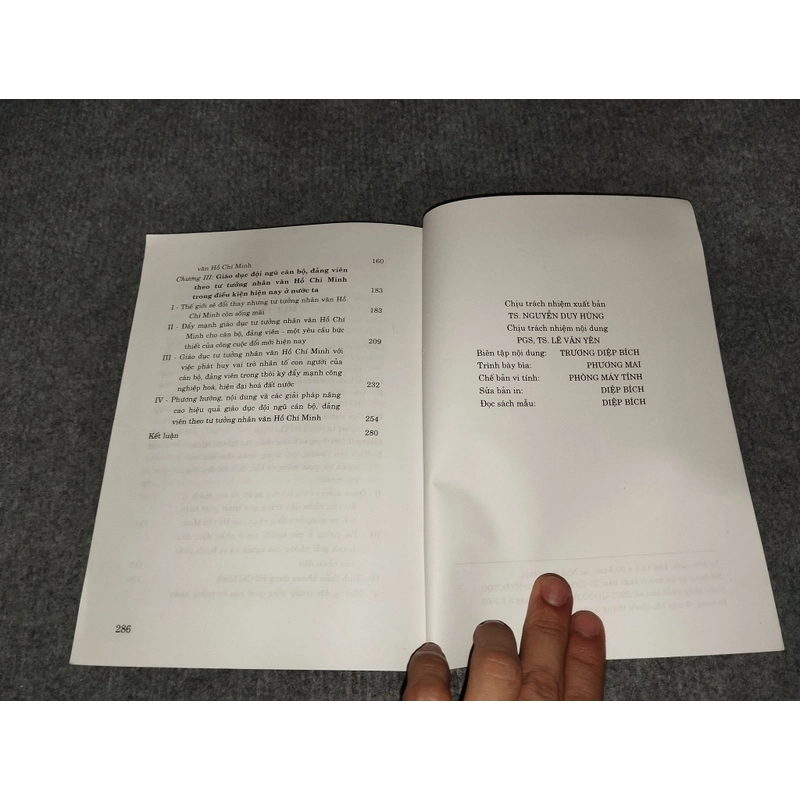 TƯ TƯỞNG NHÂN VĂN HỒ CHÍ MINH VỚI VIỆC GIÁO DỤC ĐỘI NGŨ CÁN BỘ, ĐẢNG VIÊN HIỆN NAY 466038