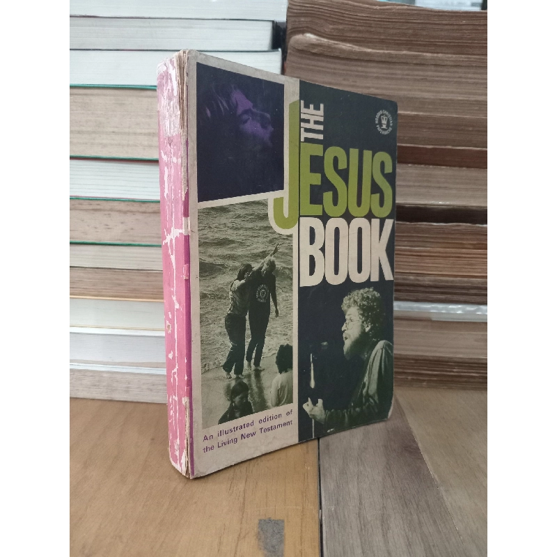 The Jesus Book: an Illustrated Edition of the Living New Testament 933399