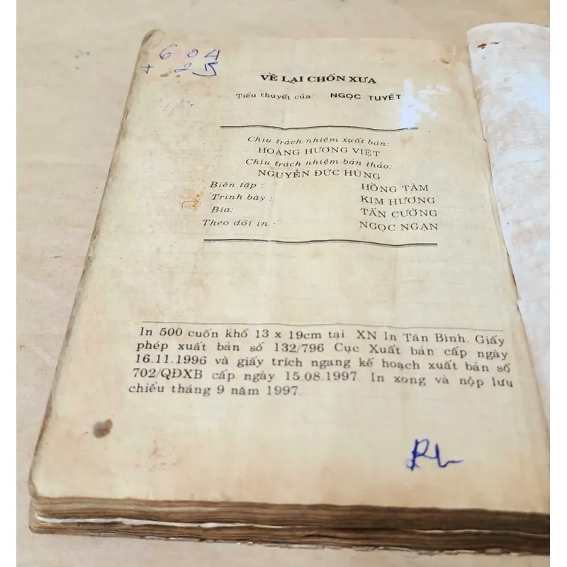 VỀ LẠI CHỐN XƯA - Tiểu thuyết lãng mạn Việt Nam xưa, tác giả Ngọc Tuyết 703531