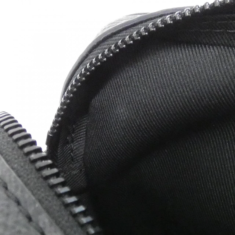 Túi đeo vai Louis Vuitton Monogram Eclipse Alpha Wearable Wallet M82542 611901