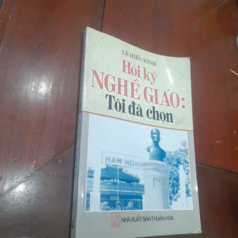Lê Hiếu Kính - HỒI KÝ NGHỀ GIÁO 606378