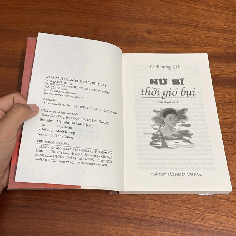 II Tiểu Thuyết Dã Sử: Nữ Sĩ Thời Gió Bụi - Lê Phương Liên - 2021 498653