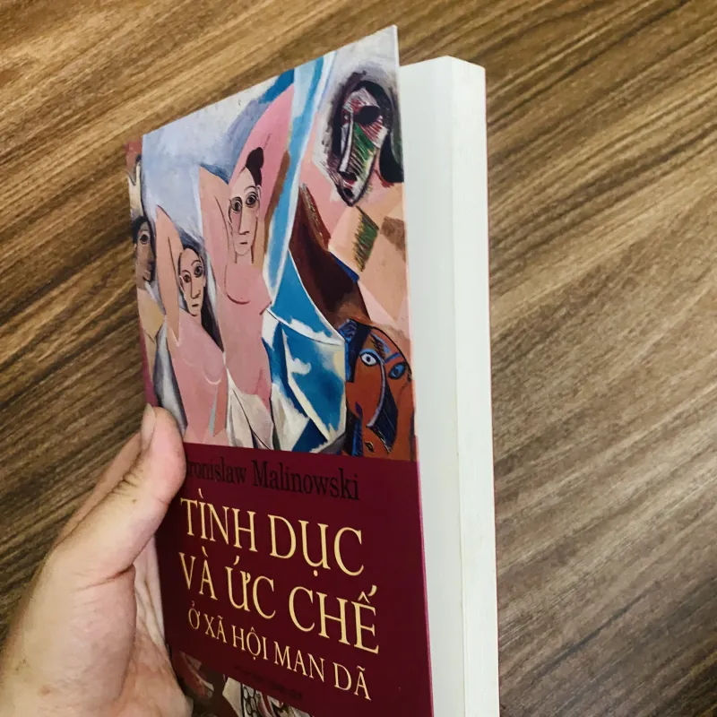 Tình dục và ức chế ở xã hội dã man 1024287