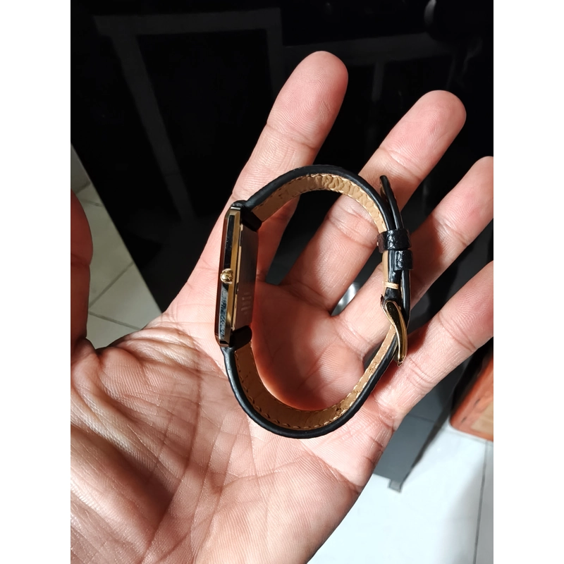 Đồng hồ tank vỏ đá  530475